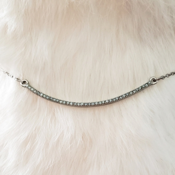 Artsy Daisy Necklace - Picture 9 of 11